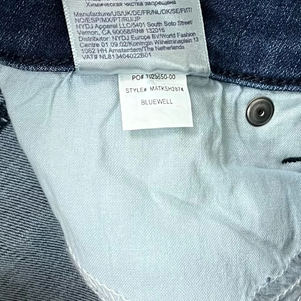 NWT NYDJ Ella 9” Inseam Denim Bermuda Shorts in Bluewell Dark Wash